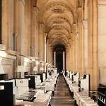 La Du Louvre Apartment