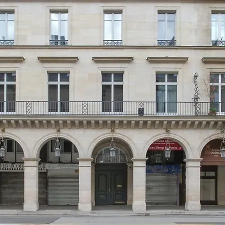 La Du Louvre * パリ